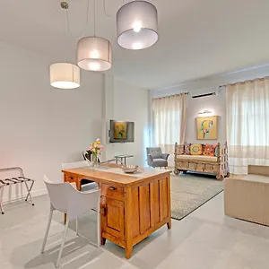 Apartment Right House Sur Le Port - Harbour View, Cagliari
